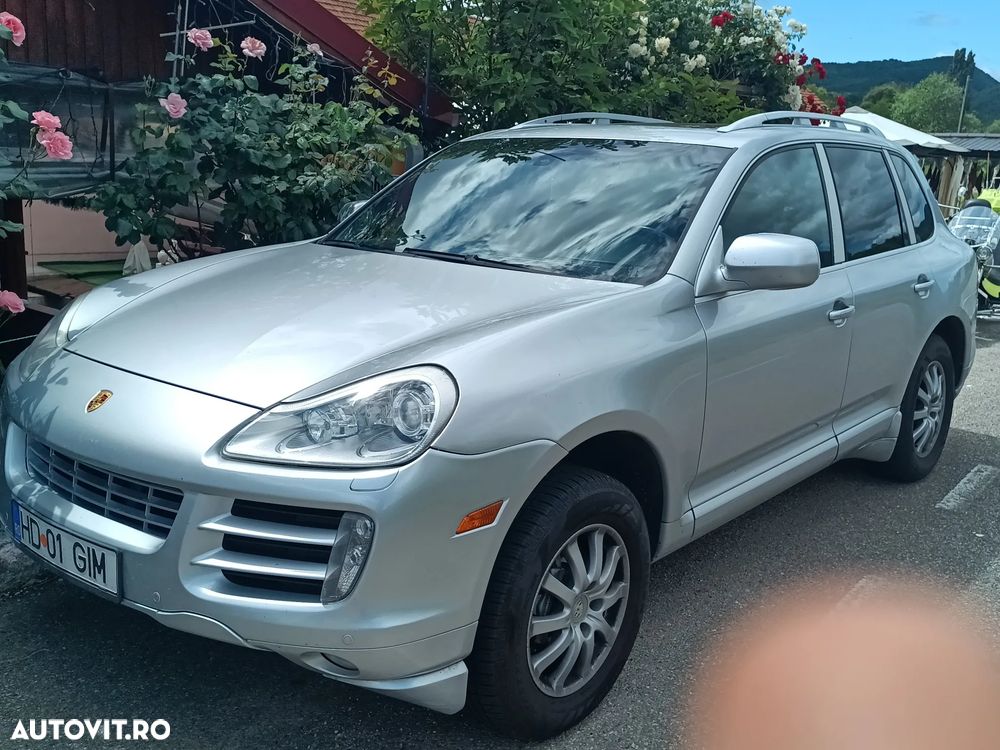 Porsche Cayenne - 1