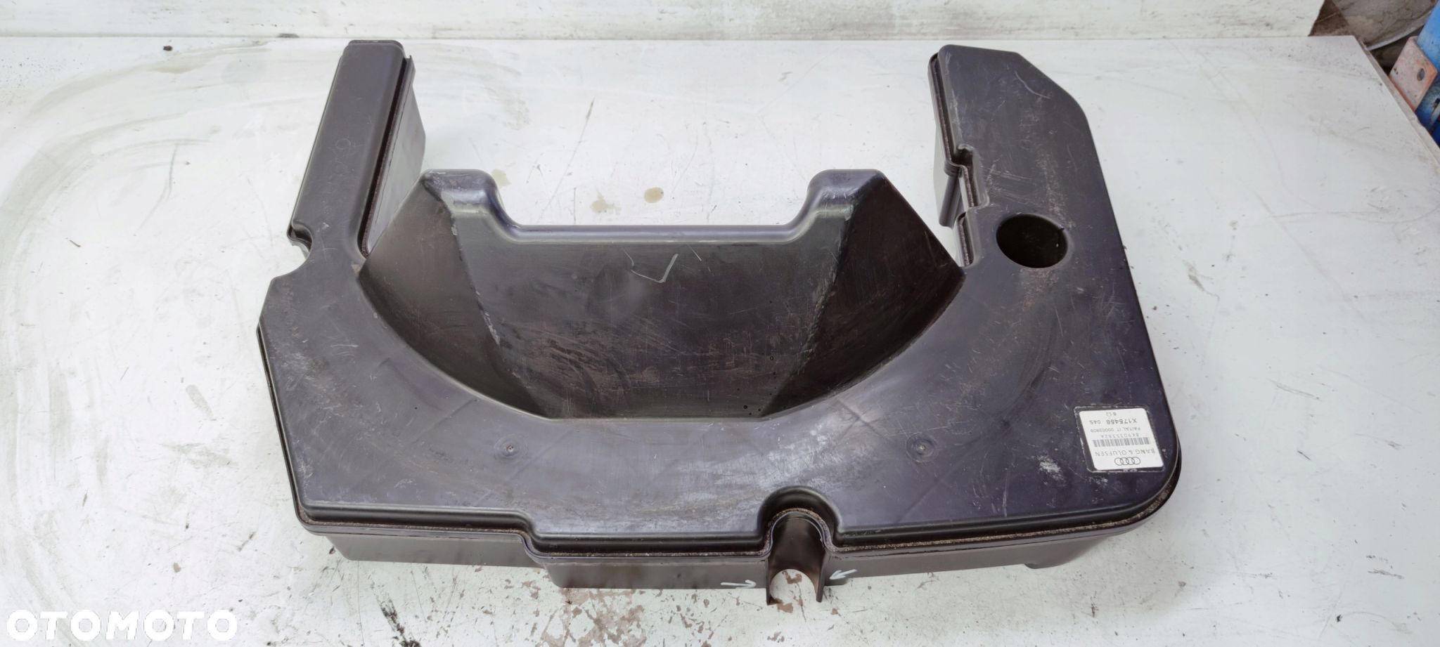 GŁOŚNIK SUBWOOFER TUBA AUDI A4 B8 AVANT 8K9035382A - 1