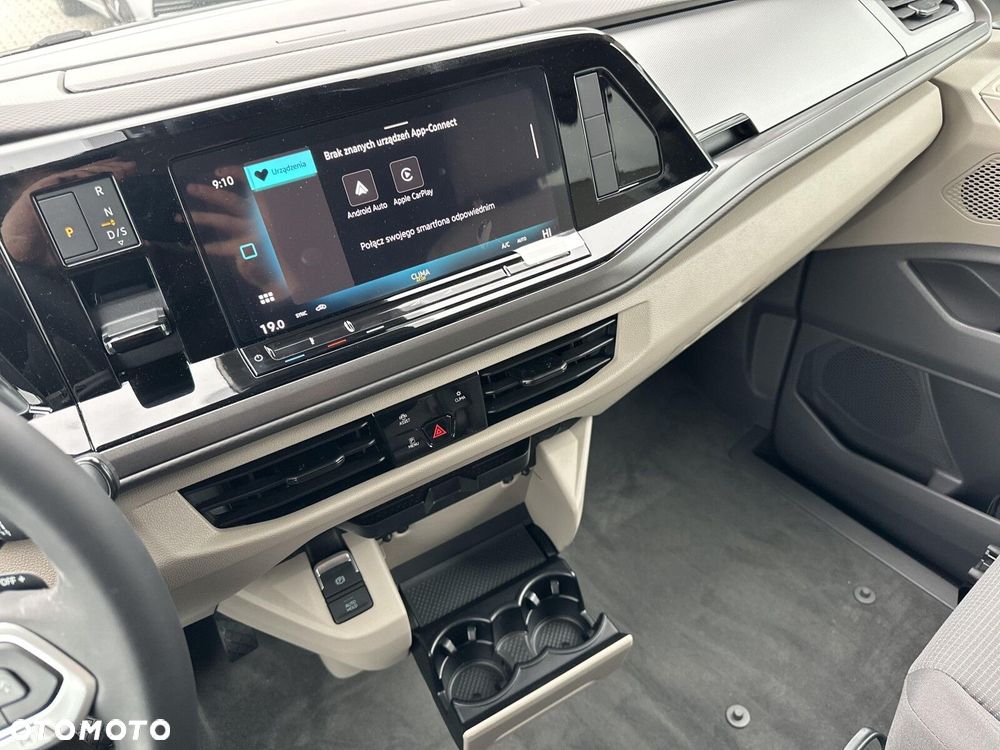 Volkswagen Multivan - 13