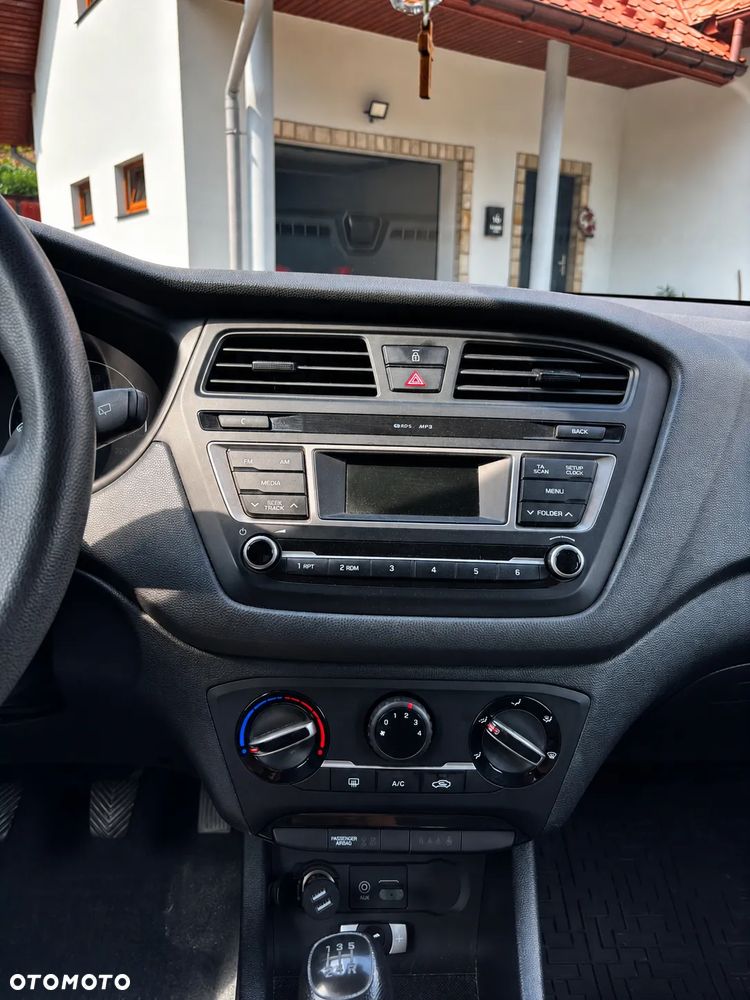 Hyundai i20 - 13