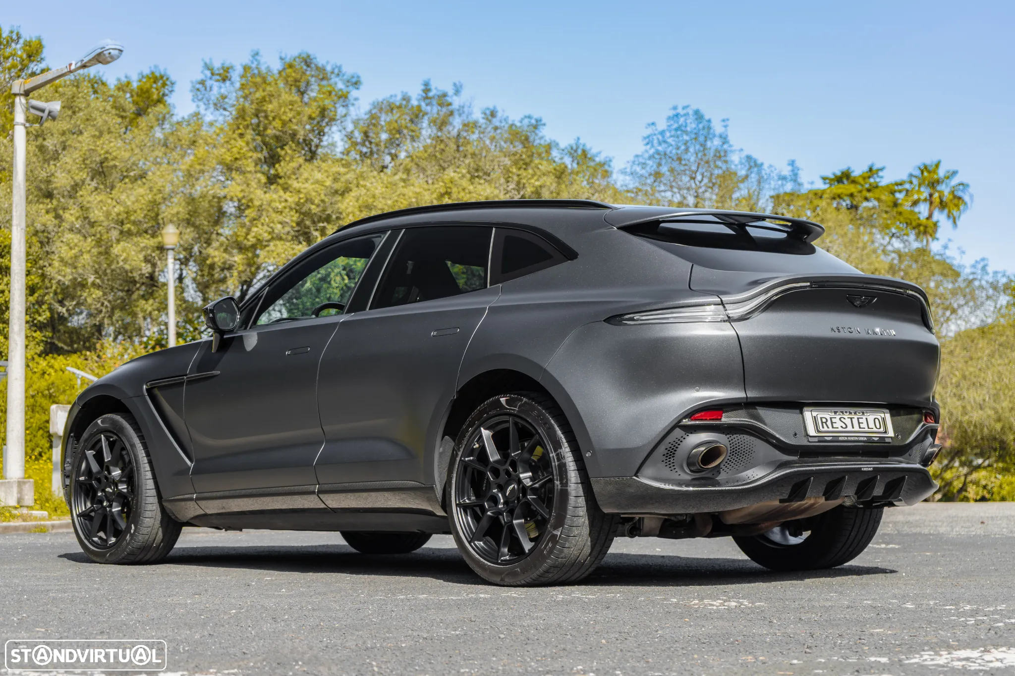 Aston Martin DBX Standard - 3