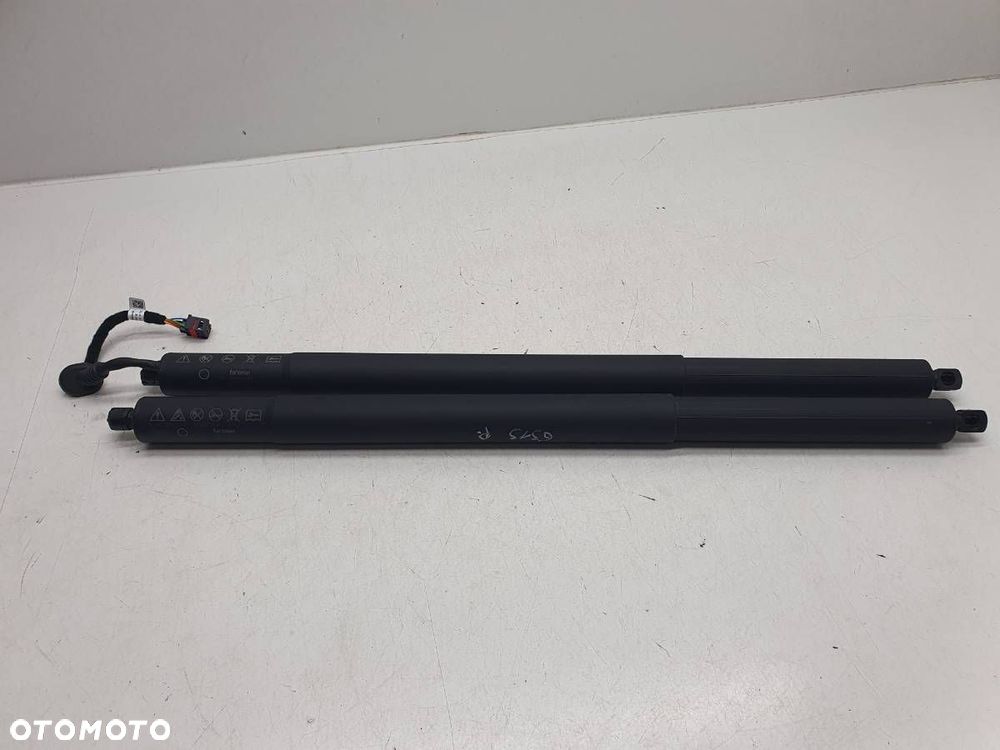 SIŁOWNIK KLAPY ELEKTRYCZNY KOMPLET LEWY PRAWY OCTAVIA IV KOMBI 5E7827851D - 1