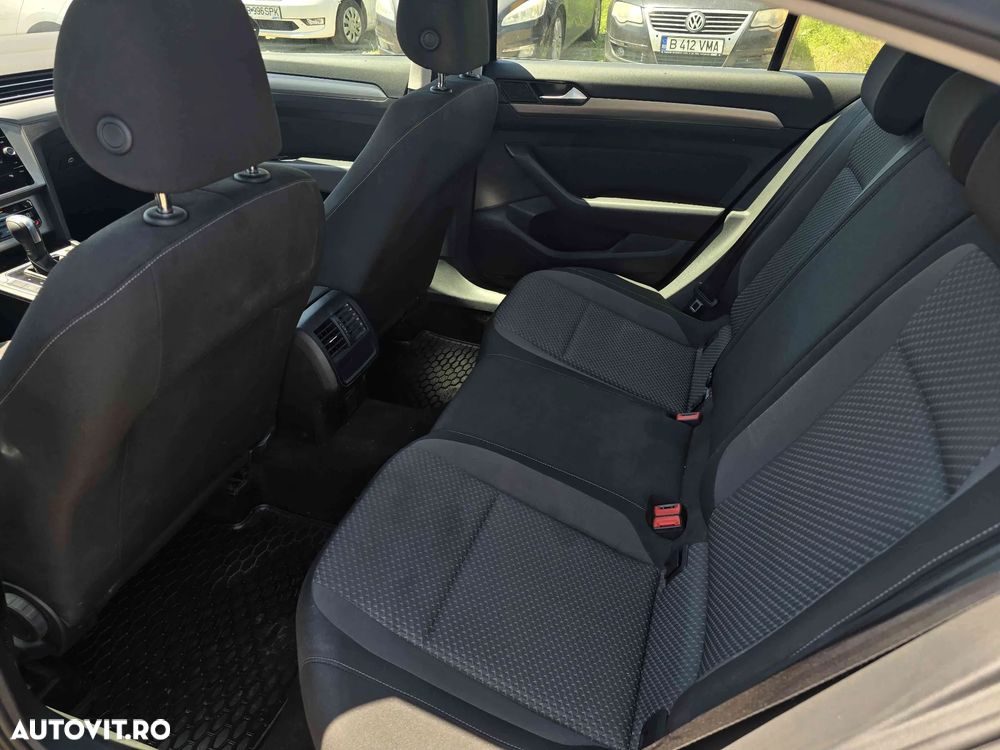 Volkswagen Passat - 10