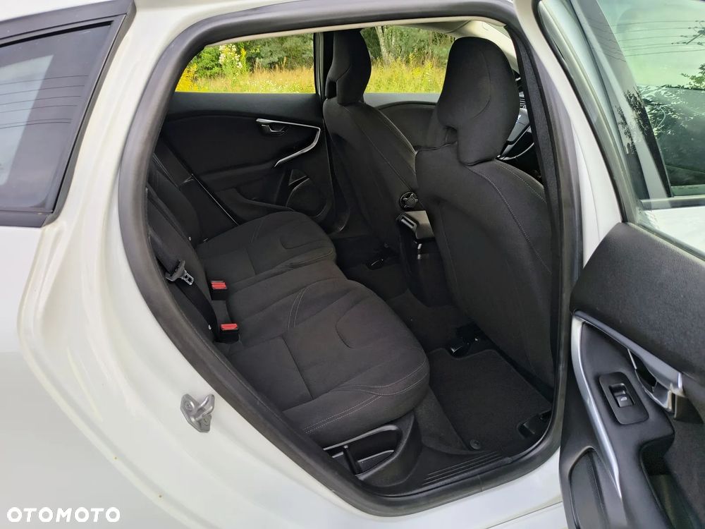 Volvo V40 D2 Summum - 16