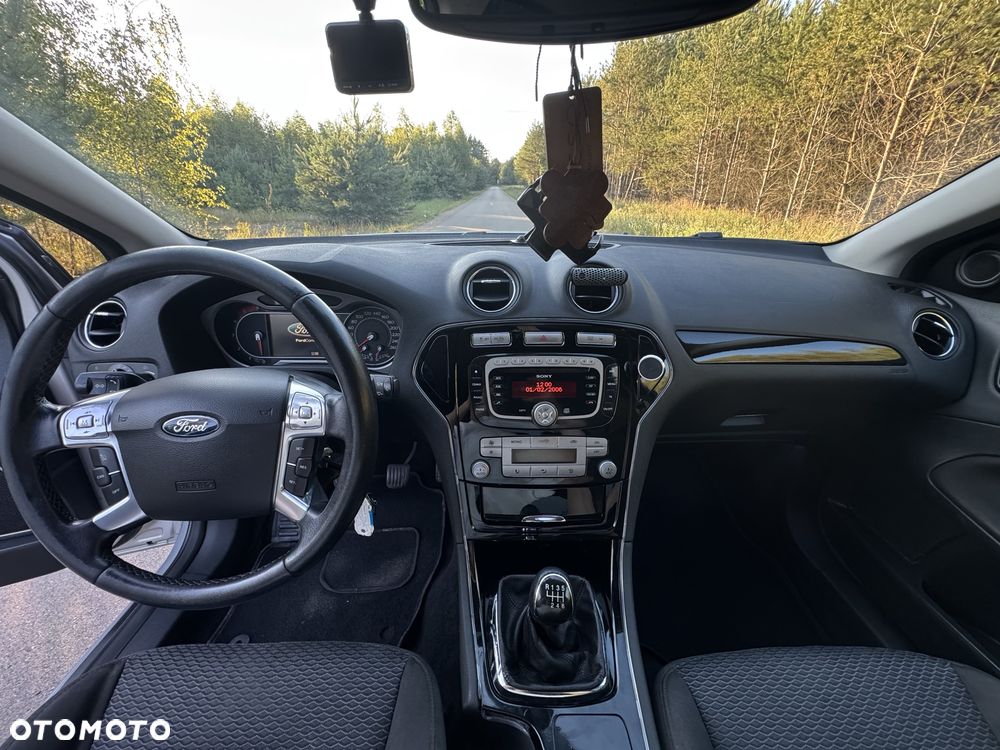 Ford Mondeo - 8
