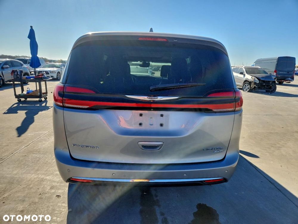 Chrysler Pacifica - 6