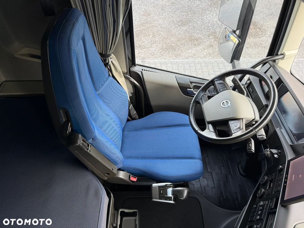 Volvo FH500 /FULL LED/NAVI/KLIMA.POSTOJOWA/WAGA/SPROWADZONY Z DE - 29
