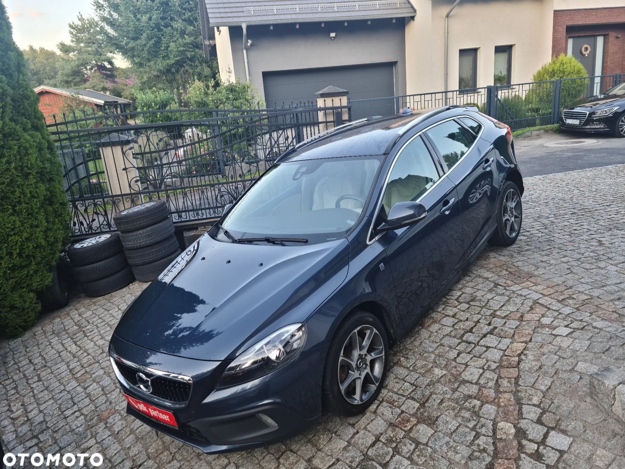 Volvo V40 D2 Drive-E R-Design Momentum - 26