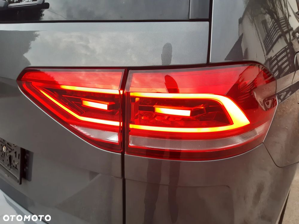 Volkswagen Touran 2.0 TDI SCR (BlueMotion Technology) DSG Highline - 11