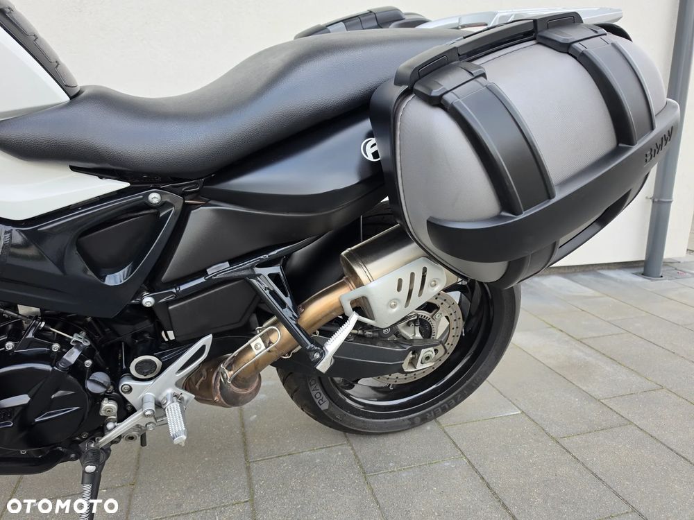 BMW F - 19