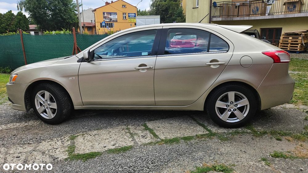 Mitsubishi Lancer 1.8 Invite - 3