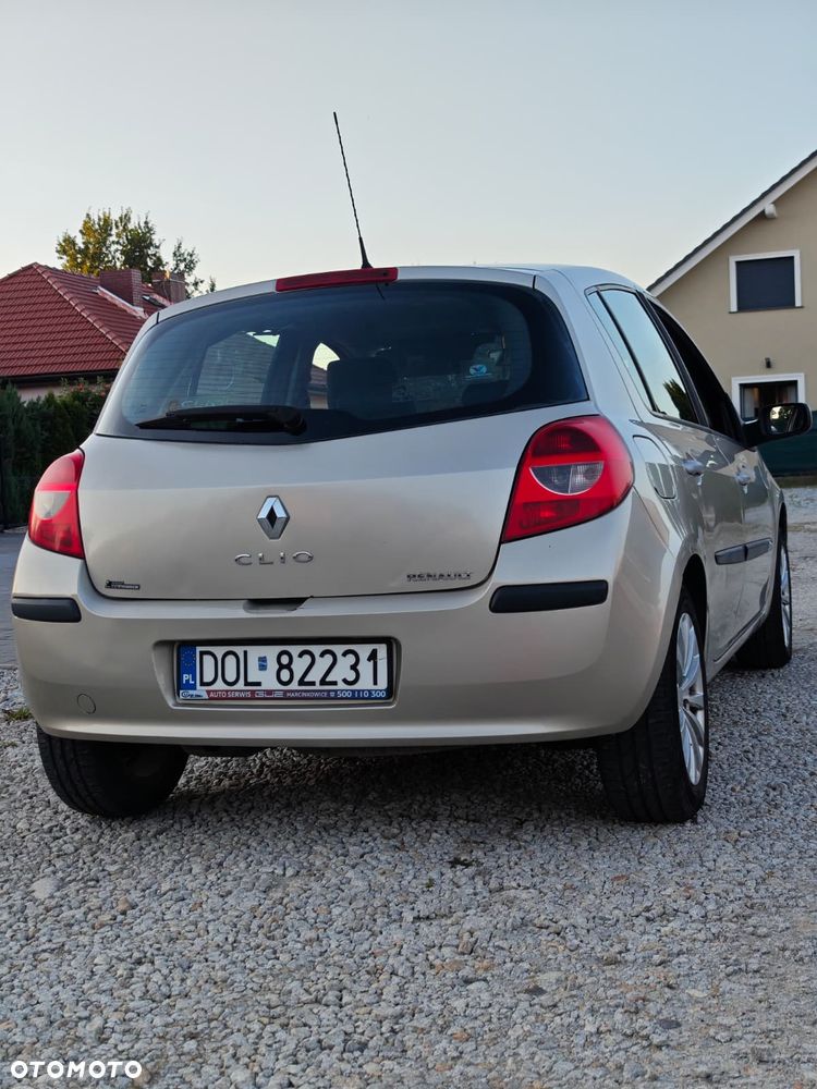 Renault Clio 1.6 16V Expression - 7
