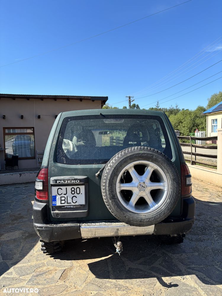 Mitsubishi Pajero - 2
