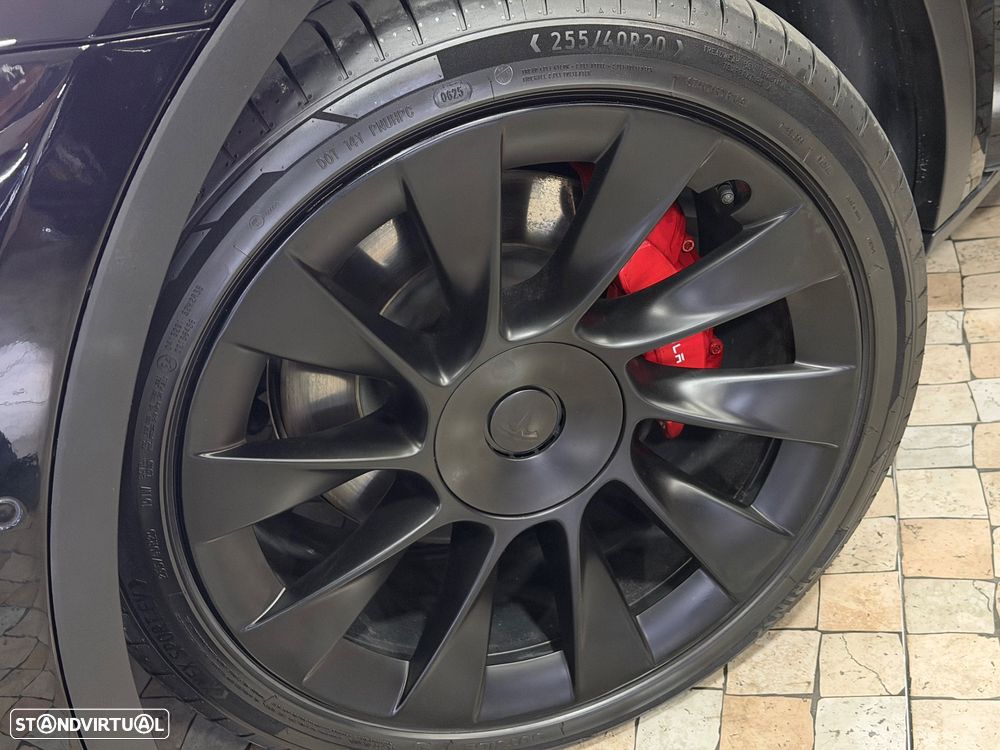 Tesla Model Y Long Range Tração Integral - 21