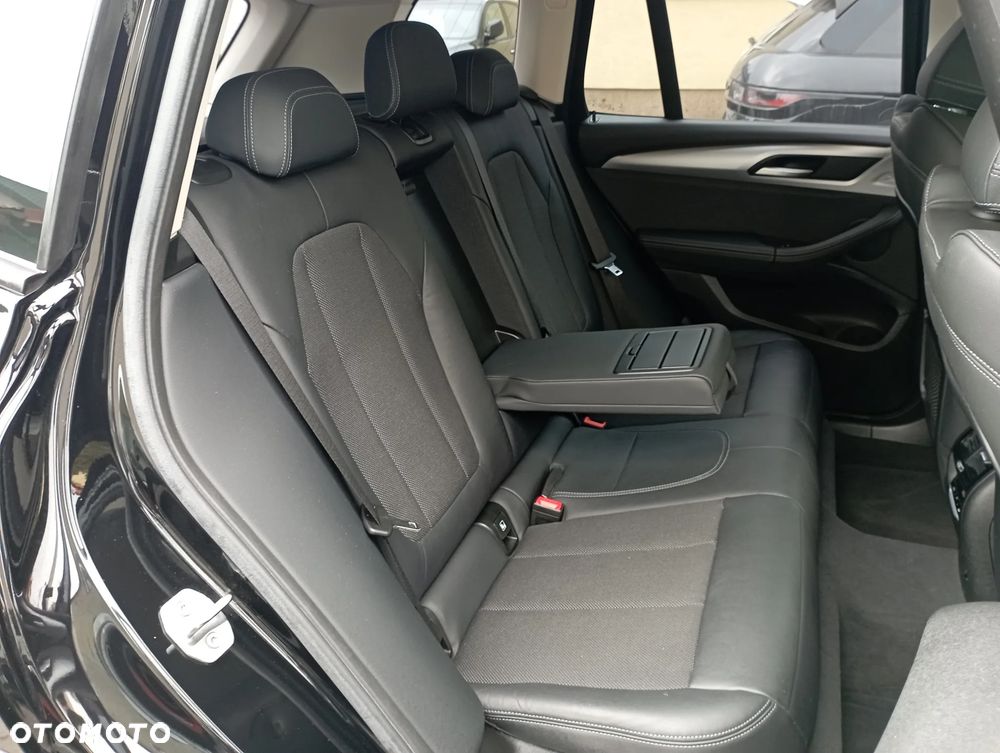 BMW X3 xDrive20i Advantage sport - 10