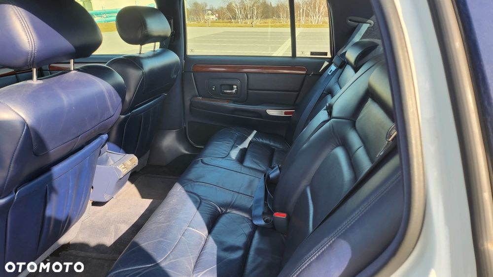 Cadillac Deville 4.6 Concours - 31