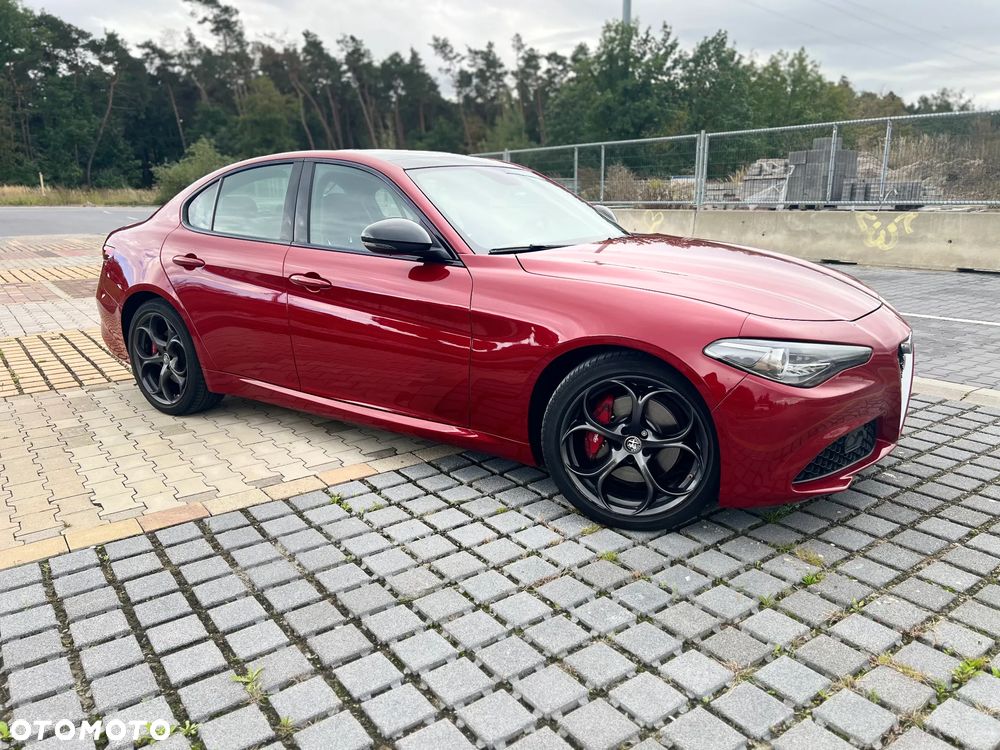 Alfa Romeo Giulia 2.0 Turbo 16V AT8-Q4 Veloce Ti - 1