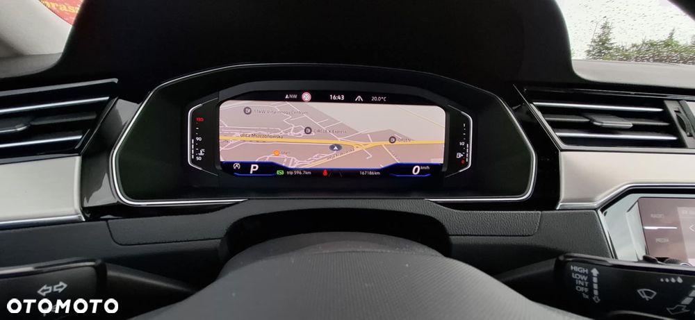 Volkswagen Passat - 12