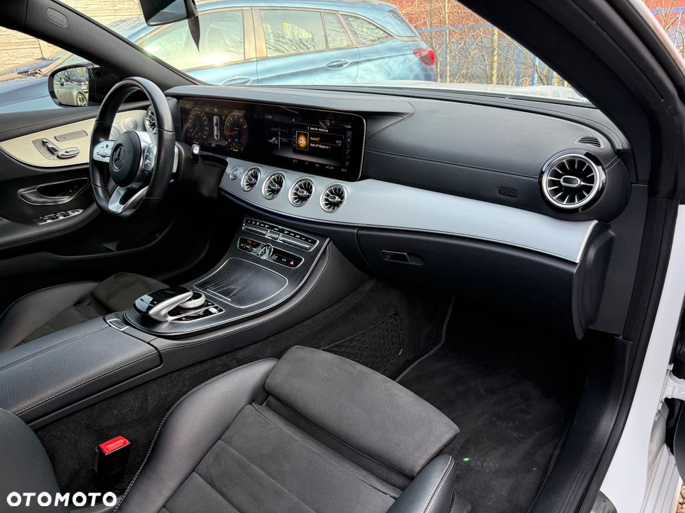 Mercedes-Benz Klasa E 200 4-Matic AMG - 35