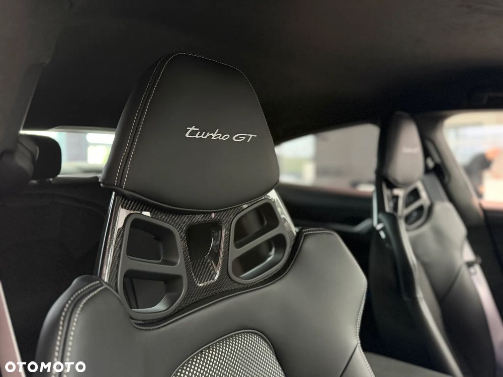 Porsche Taycan 105kWh Turbo GT - 24