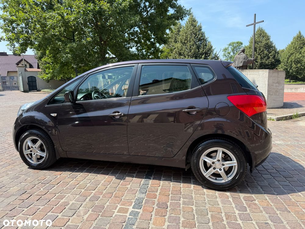 Kia Venga - 22