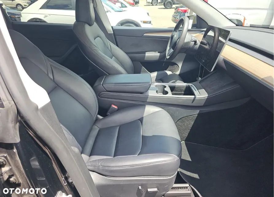 Tesla Model Y Long Range Dual Motor AWD - 7