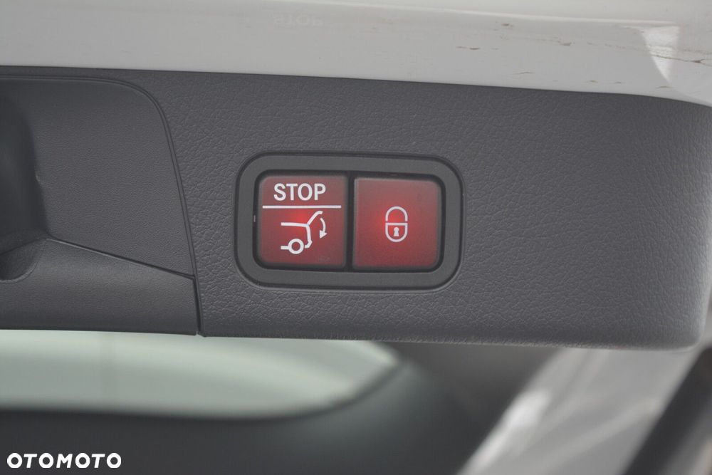 Mercedes-Benz GLB - 30