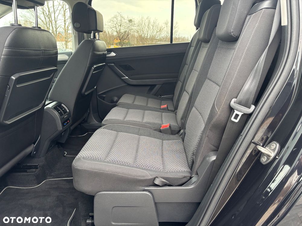 Volkswagen Touran - 15