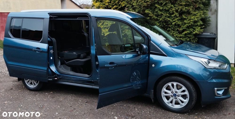Ford Tourneo Connect Grand - 17