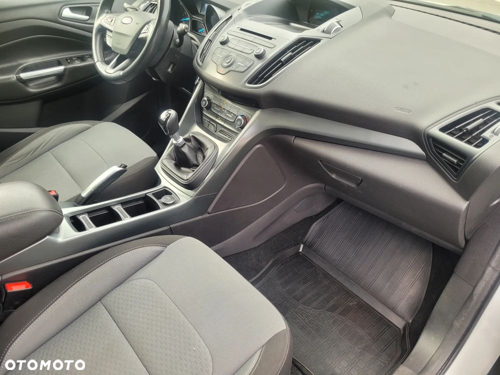 Ford Kuga 1.5 EcoBoost 2x4 Trend - 12