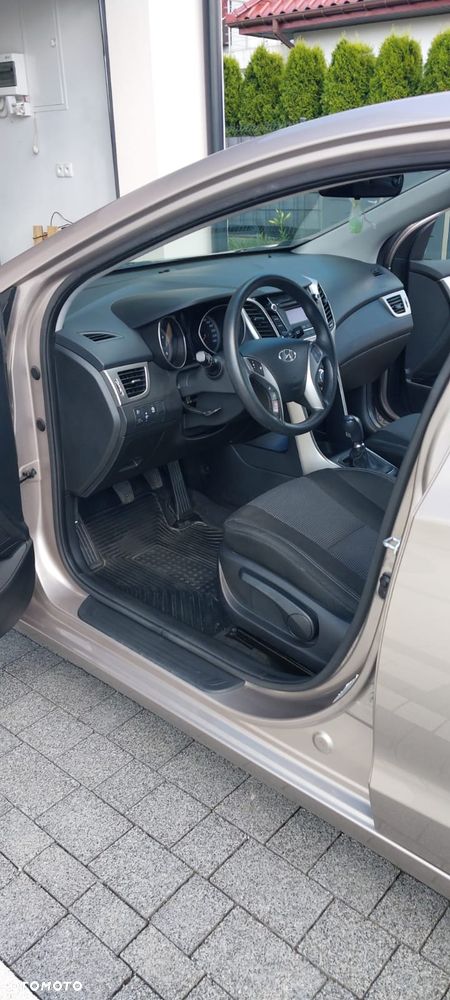 Hyundai i30 1.4 Classic + - 9