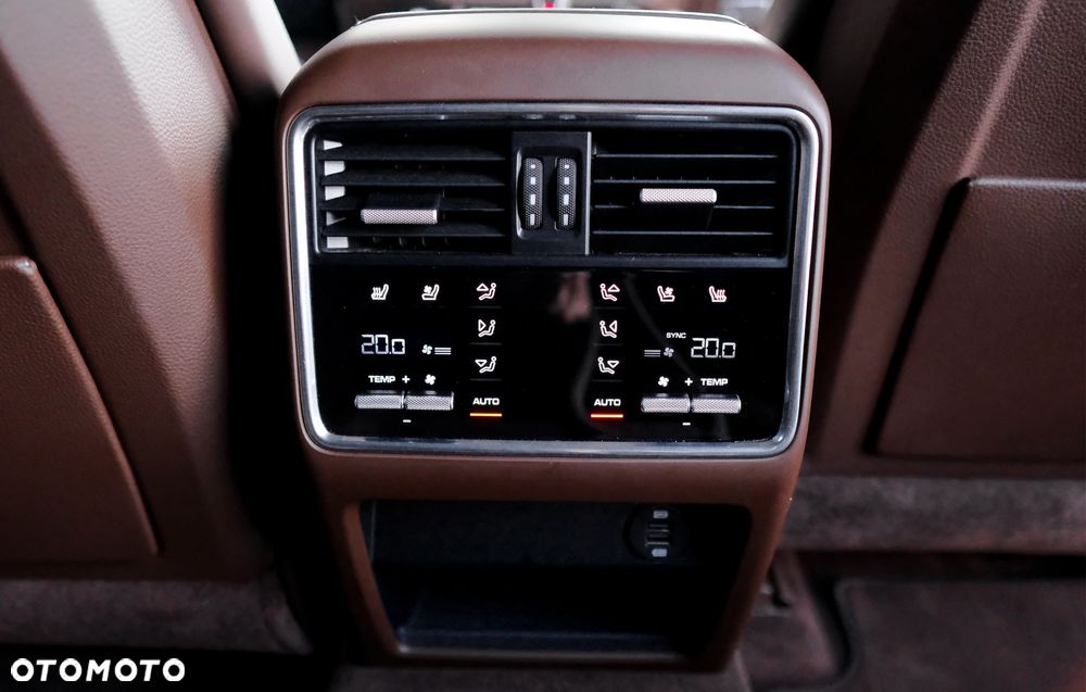 Porsche Cayenne Turbo - 28