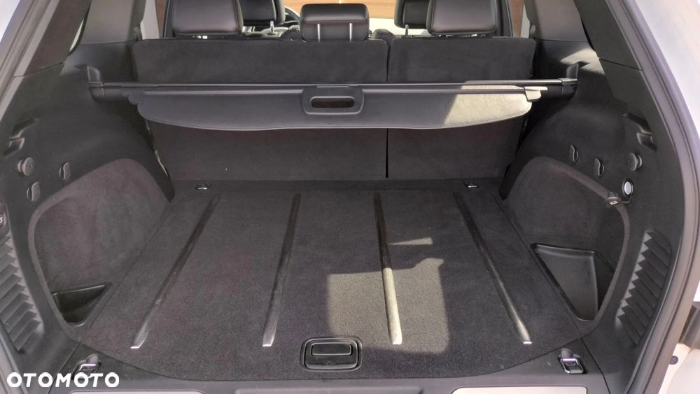 Jeep Grand Cherokee - 25