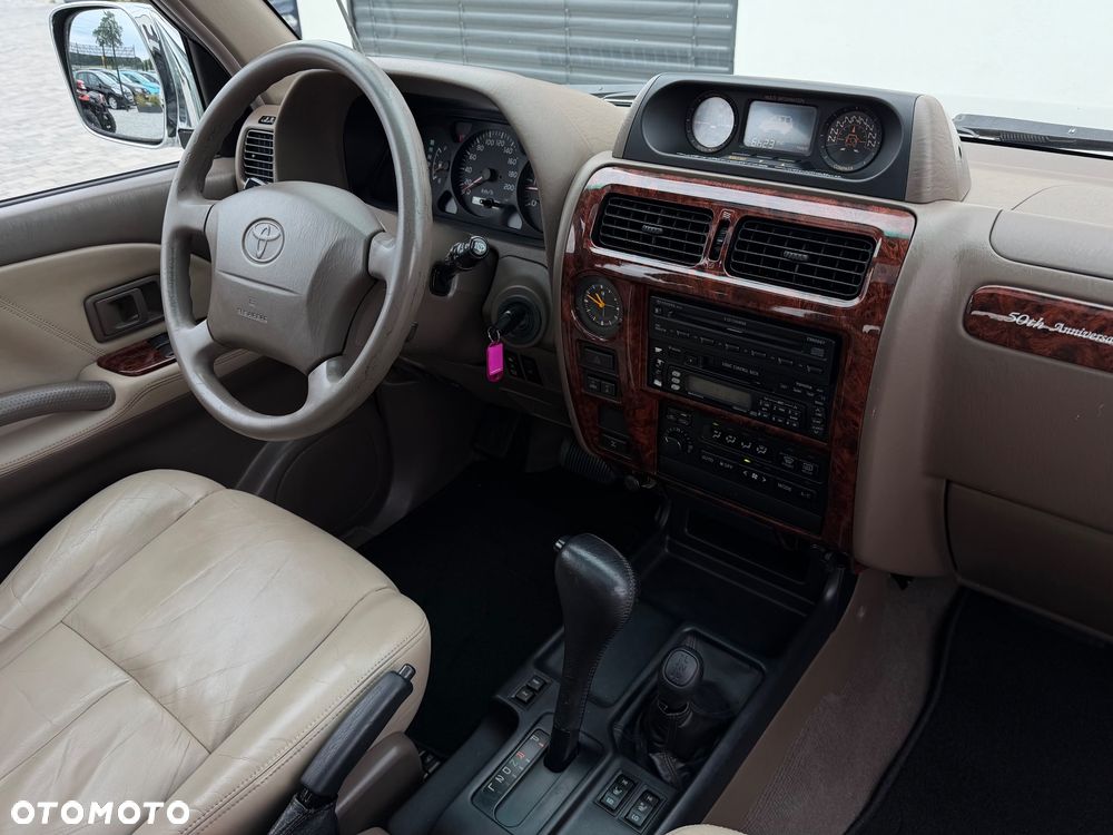 Toyota Land Cruiser - 31
