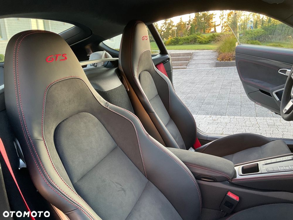 Porsche 718 Cayman - 11