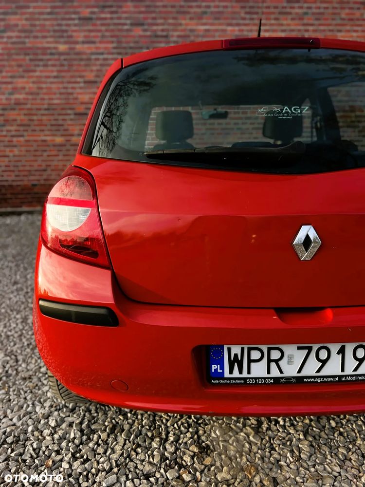 Renault Clio - 30