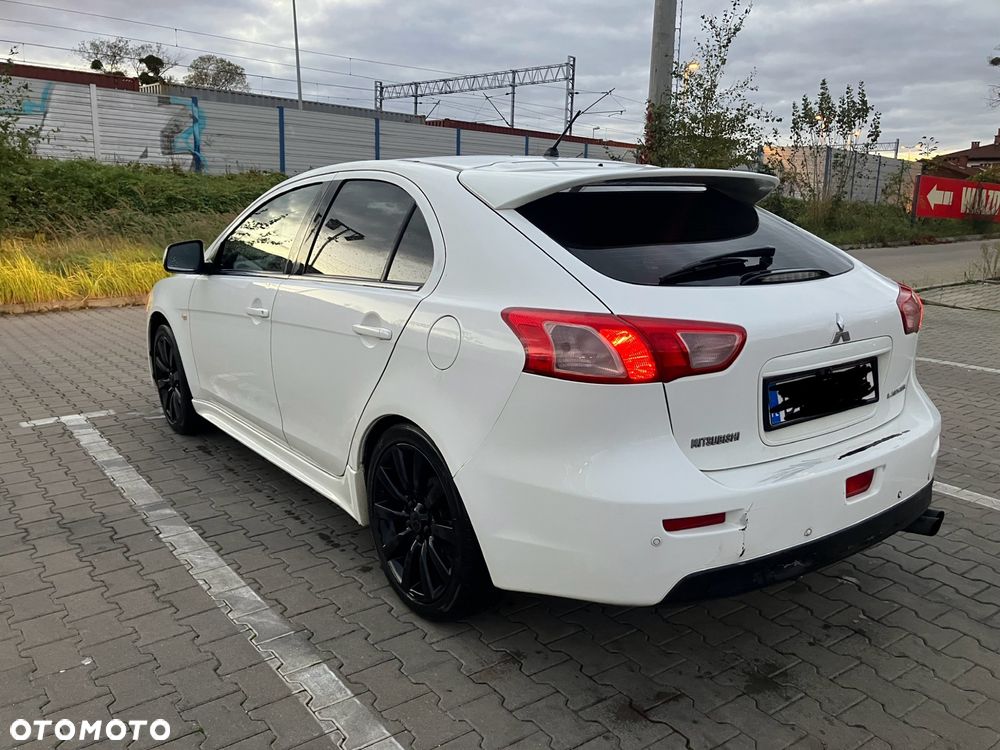 Mitsubishi Lancer - 8