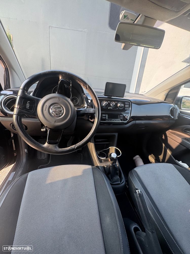 VW Up! black - 8