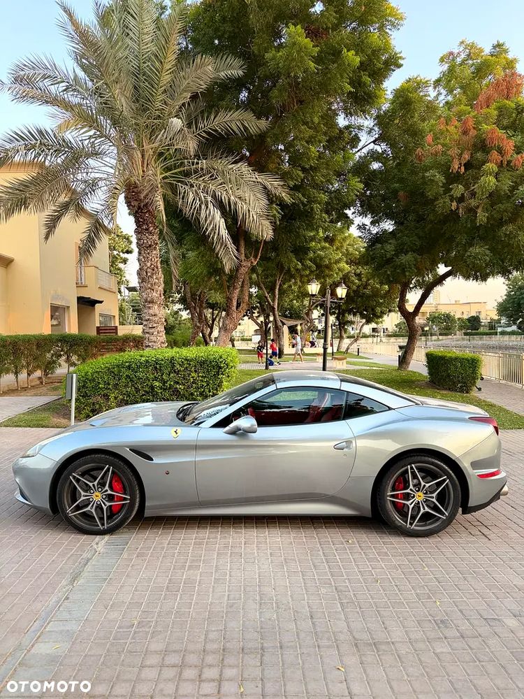 Ferrari California T - 4