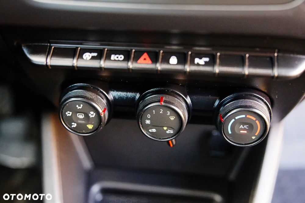 Dacia Duster 1.6 SCe Access - 28