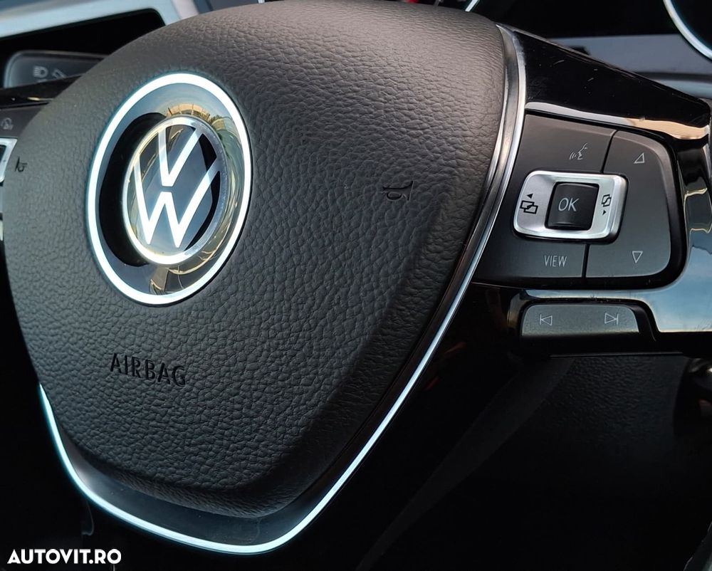 Volkswagen Touran - 29