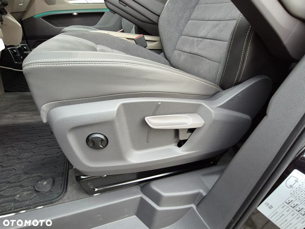 Volkswagen Multivan - 17