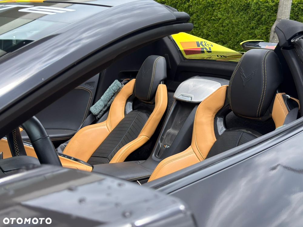Chevrolet Corvette - 19
