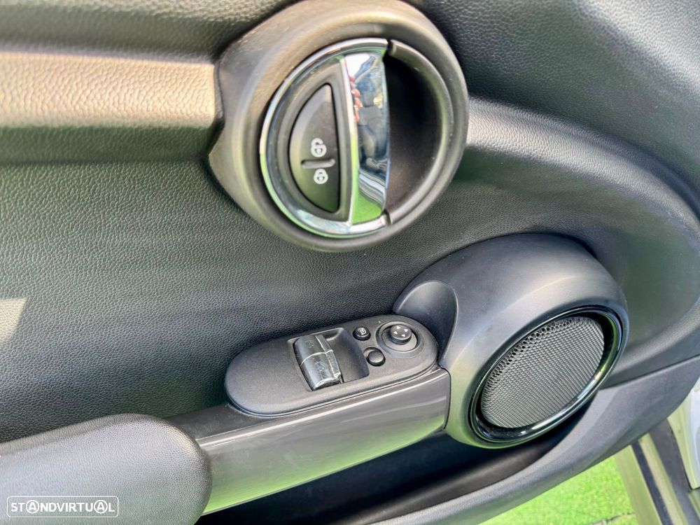 MINI 3 Portas - 16