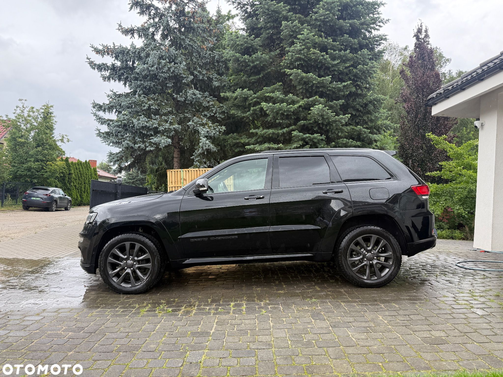 Jeep Grand Cherokee - 1