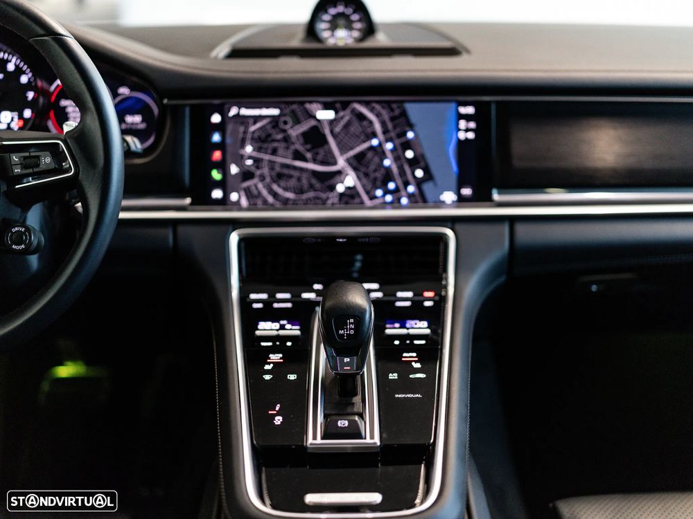 Porsche Panamera Sport Turismo 4 E-Hybrid Platinum Edition - 25