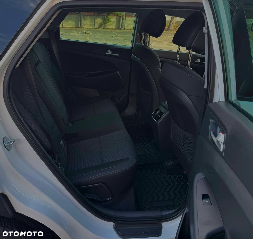 Hyundai Tucson 1.6 GDI BlueDrive Style 2WD - 22