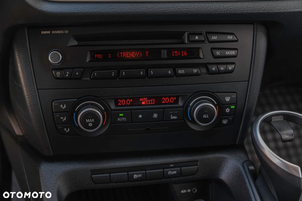 BMW X1 sDrive18d - 33
