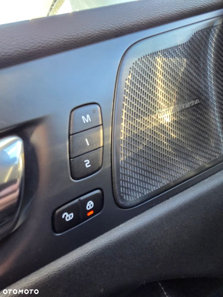 Volvo XC 60 D4 AWD R-Design - 19