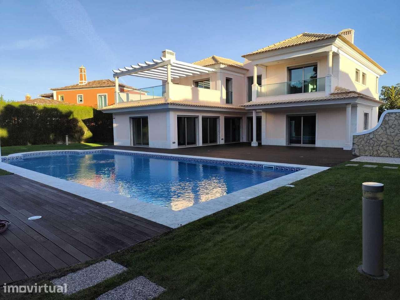 Moradia T6 com piscina, Quinta da Beloura, Sintra - Grande imagem: 2/39